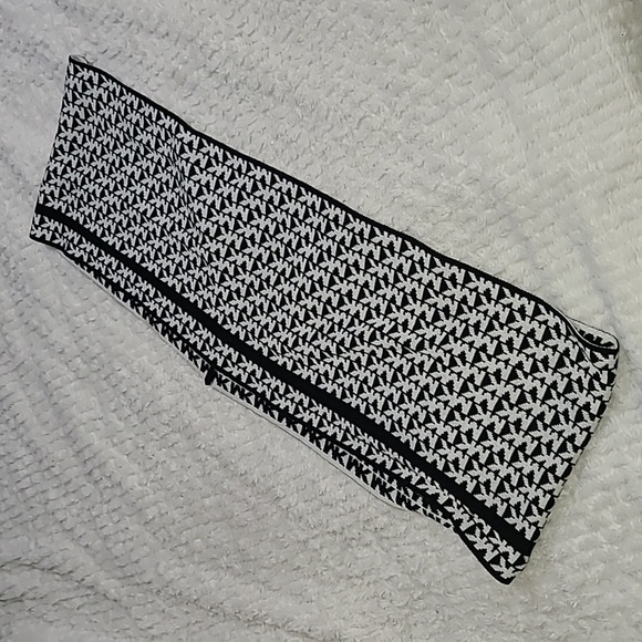 Michael Kors Infinity Scarf - Picture 2 of 7